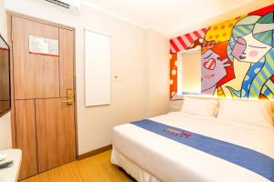 front one budget bekasi