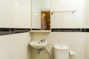 front one budget bekasi