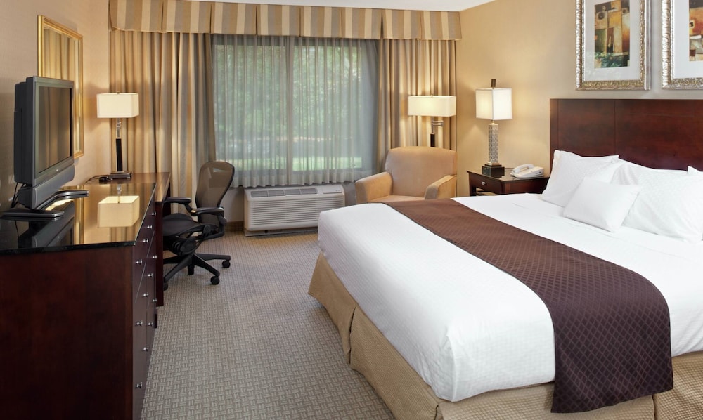 doubletree by hilton charlotte airport