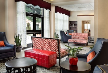 Doubletree By Hilton Charlotte Airport,Charlotte Douglas International Airport>>Charlotte,4 star