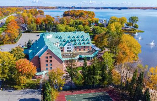 Chteau Vaudreuil Htel & Suites,Quebec>>Montreal,4 star