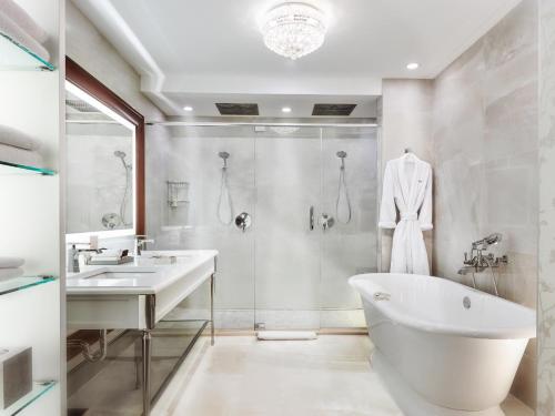 Chteau Vaudreuil Htel & Suites,Quebec>>Montreal,4 star