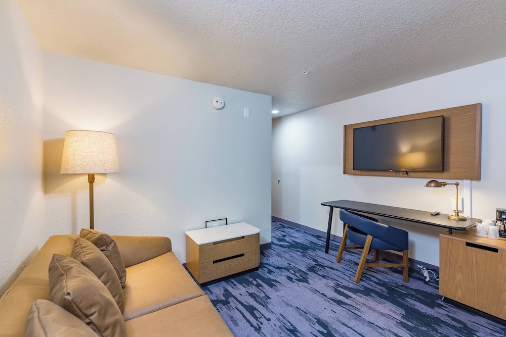 fairfield inn and suites by marriott tampa north