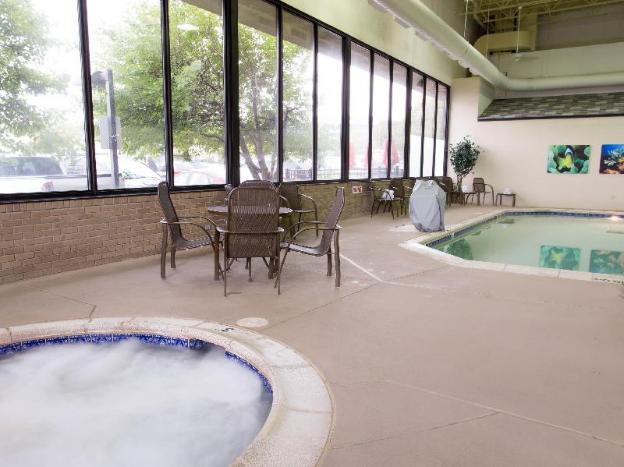 pear tree inn st louis near union station