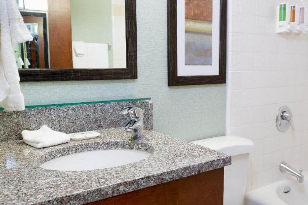 pear tree inn st louis near union station