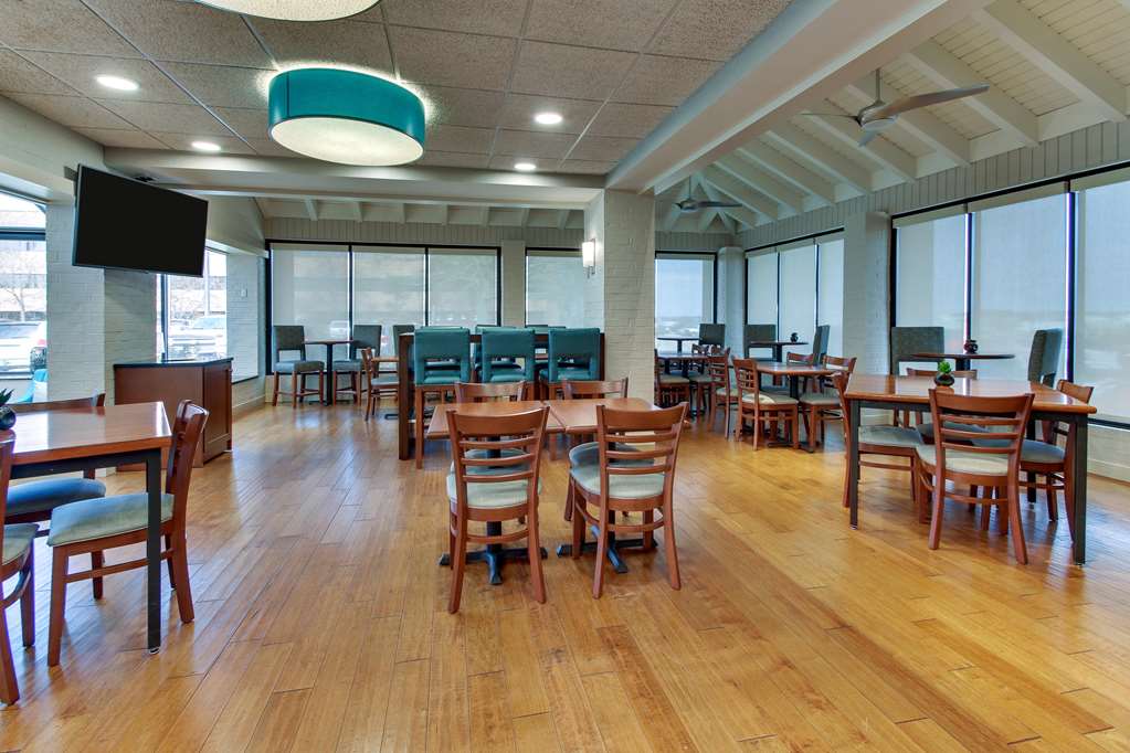 pear tree inn st louis airport