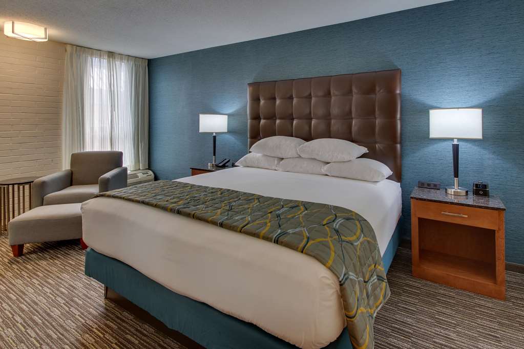 pear tree inn st louis airport