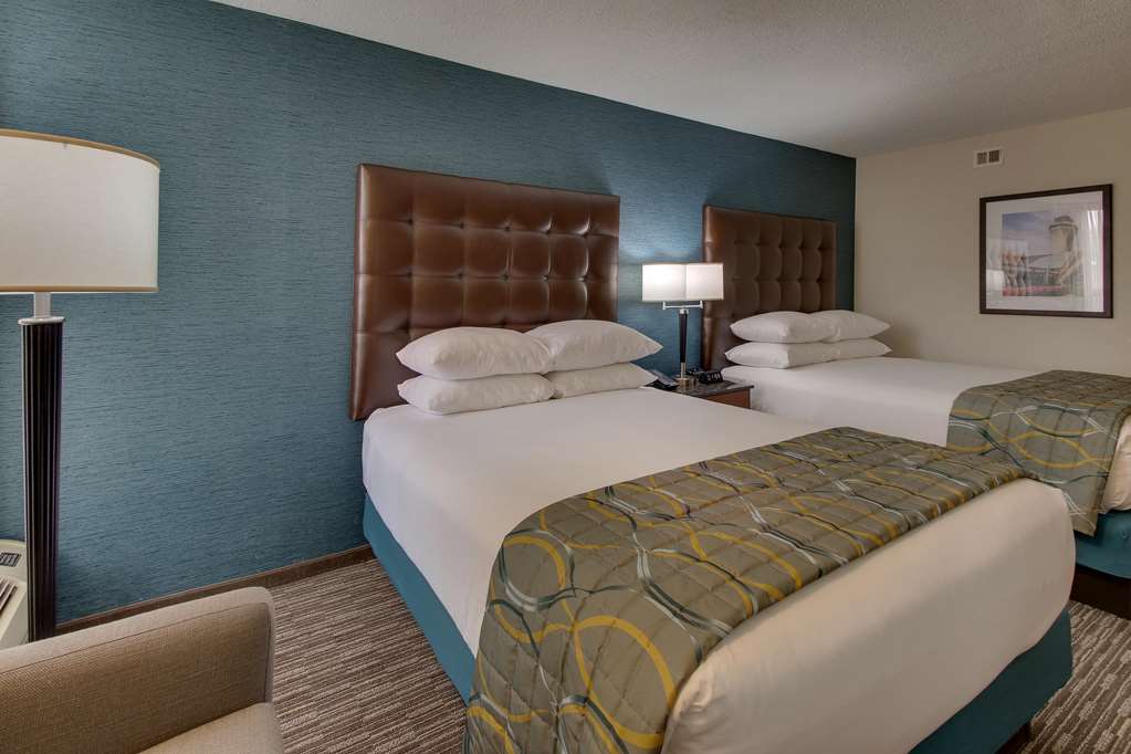 pear tree inn st louis airport