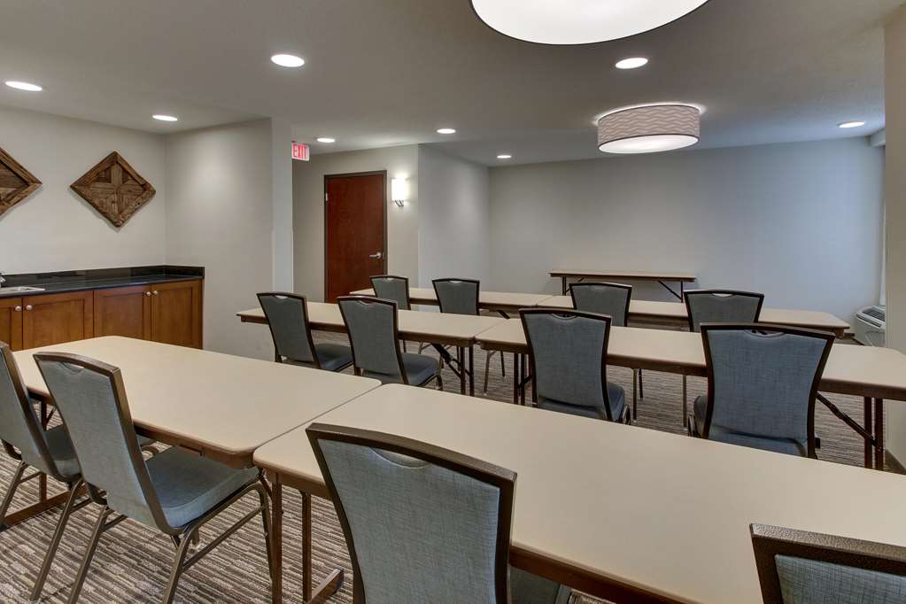 pear tree inn st louis airport