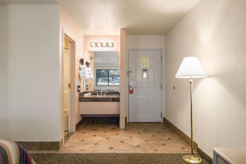 grand canyon inn and motel