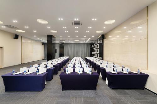 holiday inn express chengdu wuhou by ihg