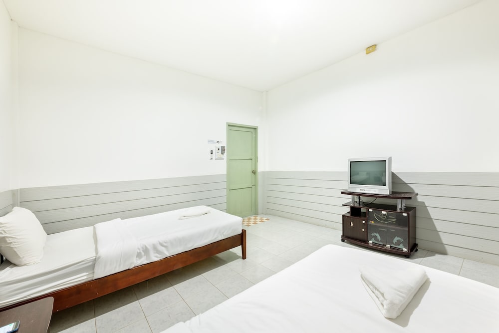 mac garden resort