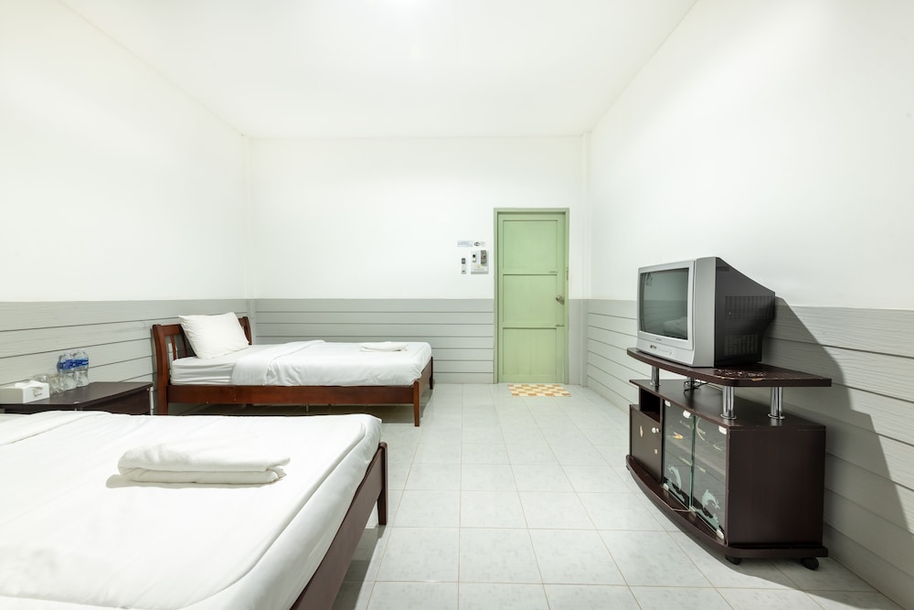 mac garden resort