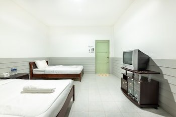 Mac Garden Resort,,2 star