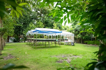 mac garden resort