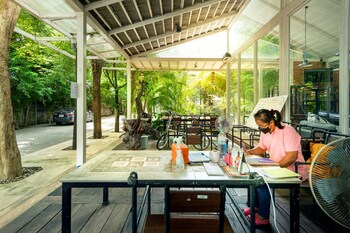 mac garden resort