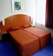 aris grand place hotel
