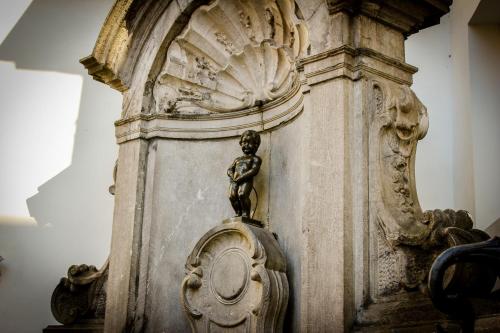 aris grand place hotel
