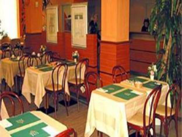aris grand place hotel