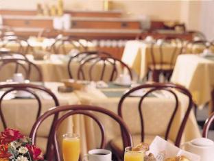 aris grand place hotel