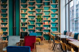 aris grand place hotel
