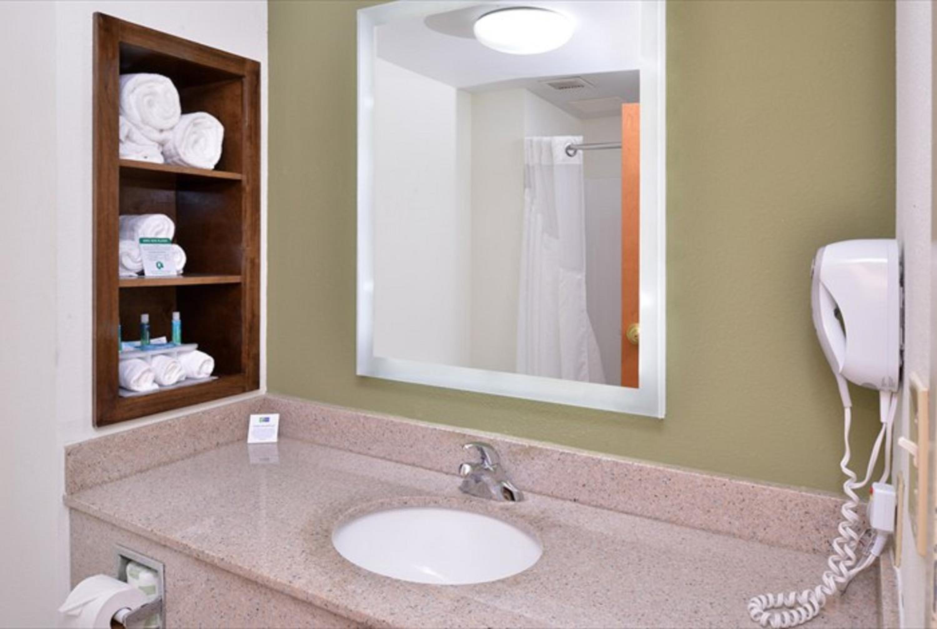 holiday inn express hotel and suites mooresville lake normann