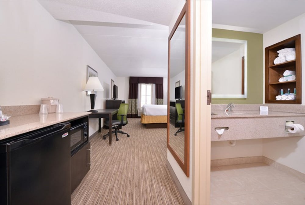 holiday inn express hotel and suites mooresville lake normann