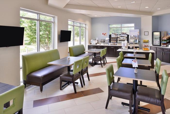 holiday inn express hotel and suites mooresville lake normann