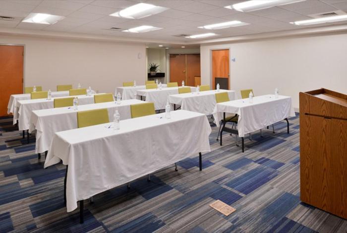 holiday inn express hotel and suites mooresville lake normann