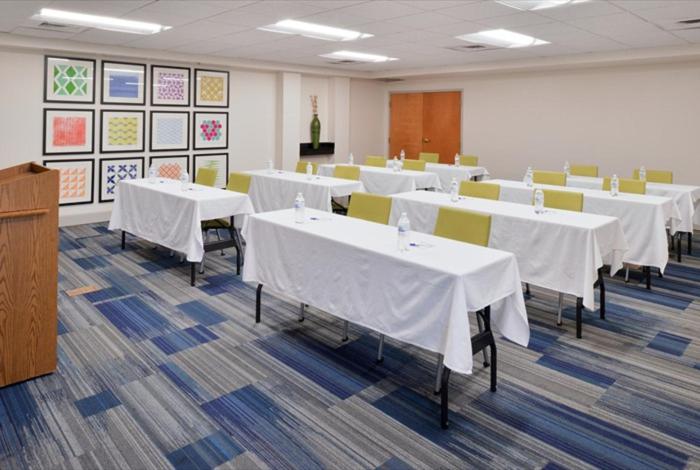 holiday inn express hotel and suites mooresville lake normann