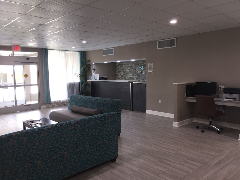 quality inn and suites university area