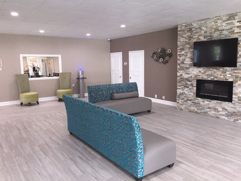 quality inn and suites university area