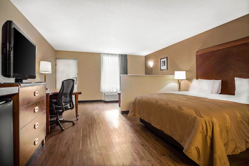 quality inn and suites university area