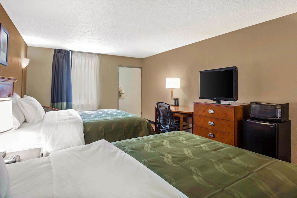 quality inn and suites university area
