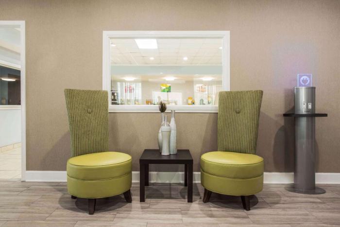 quality inn and suites university area