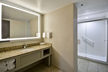 embassy suites hotel charlotte