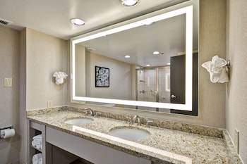 embassy suites hotel charlotte