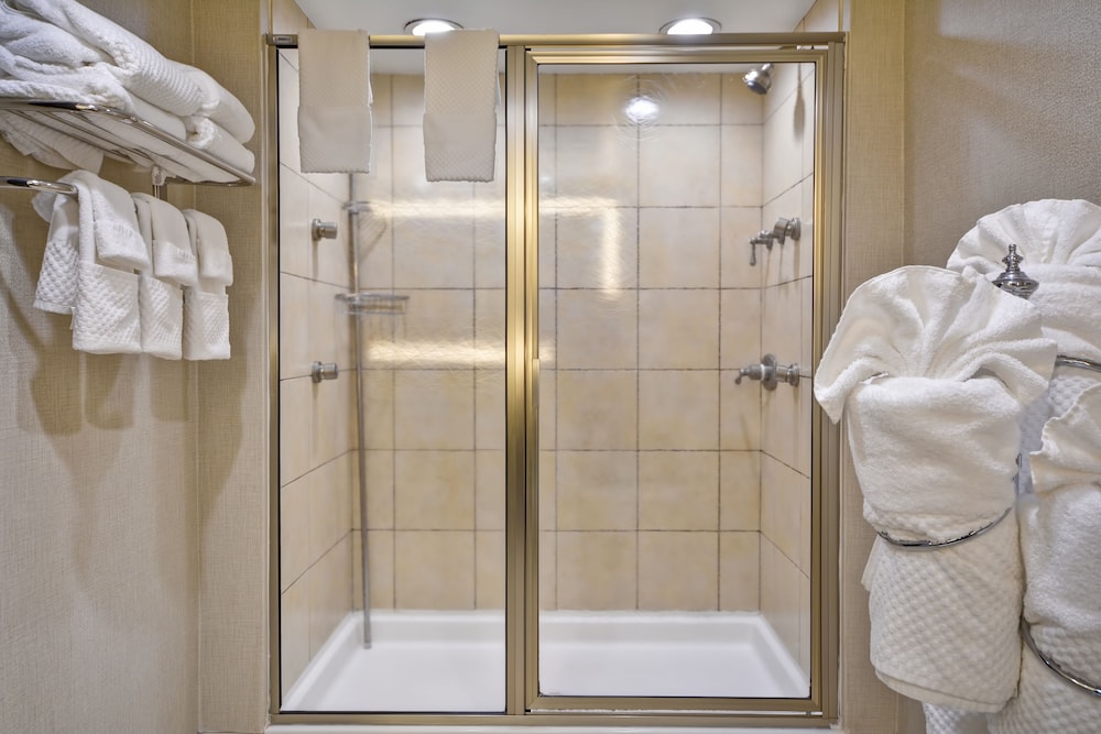 embassy suites hotel charlotte