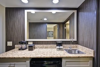 embassy suites hotel charlotte