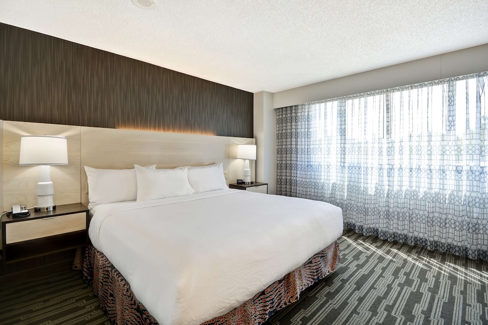 embassy suites hotel charlotte