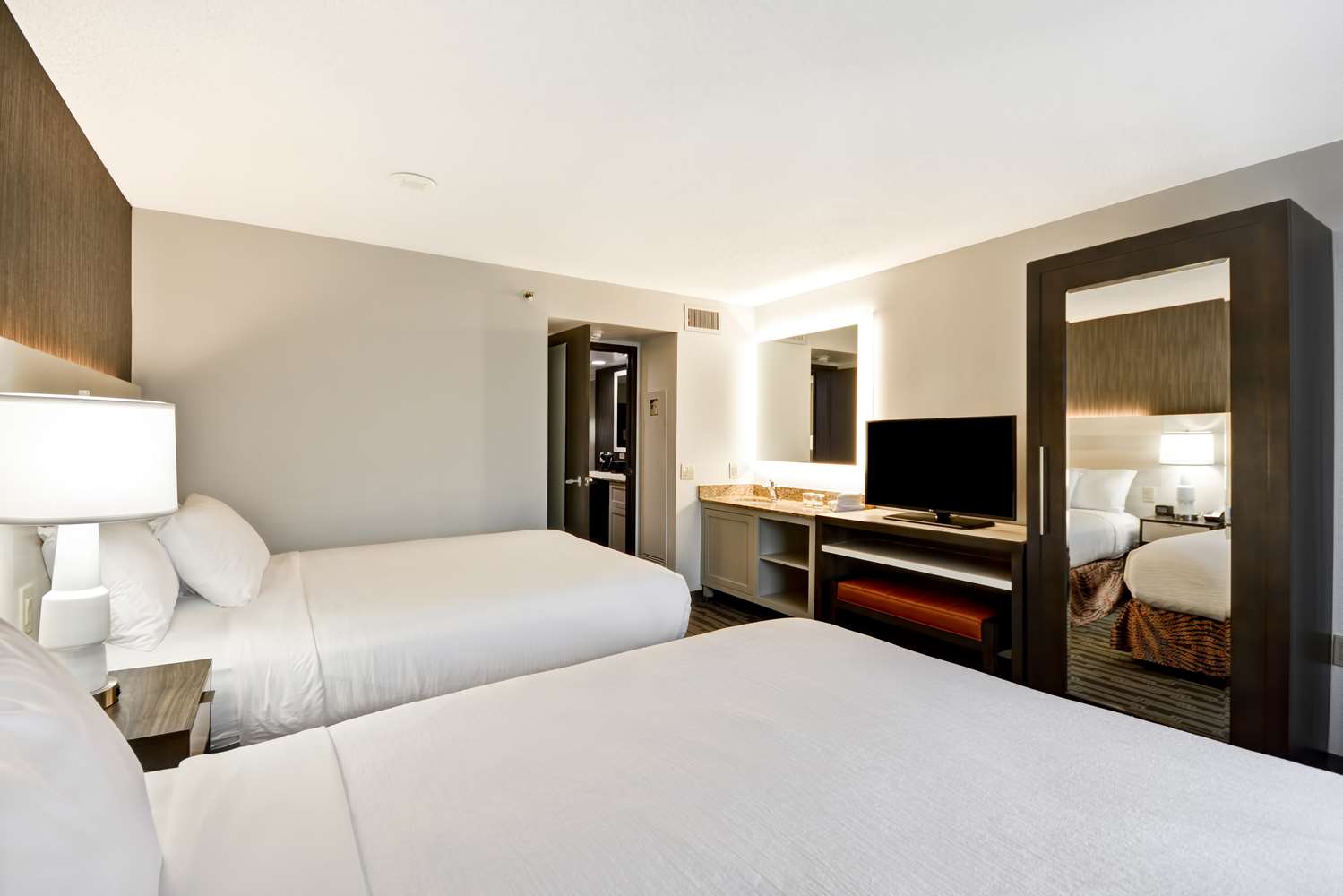 embassy suites hotel charlotte
