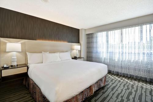 embassy suites hotel charlotte