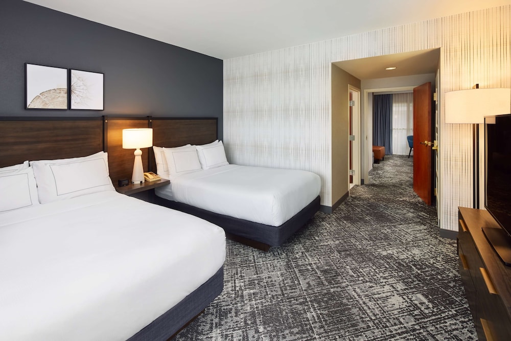 hilton charlotte airport
