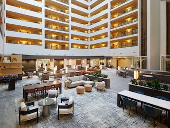 Hilton Charlotte Airport,Shallotte>>Charlotte,4 star