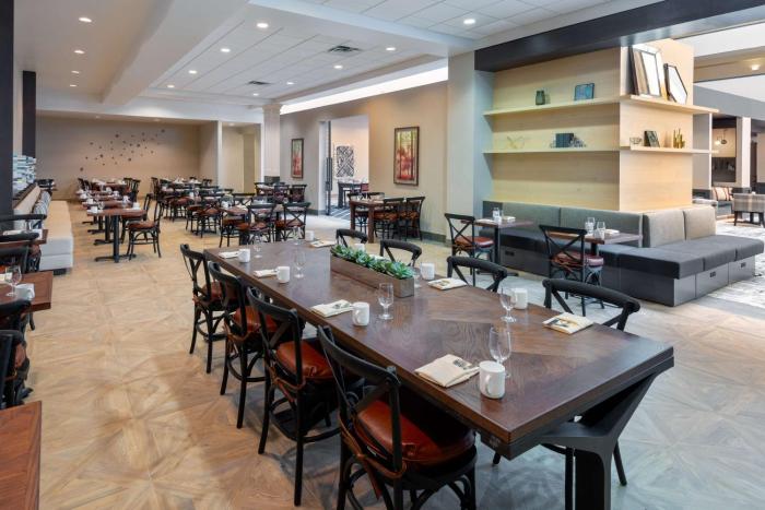 hilton charlotte airport