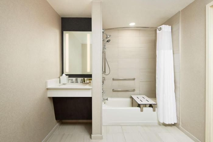 hilton charlotte airport