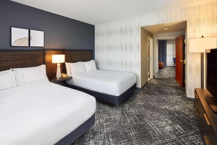 hilton charlotte airport