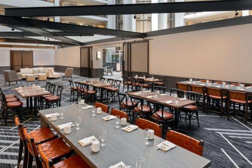 hilton charlotte airport