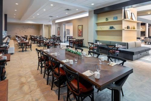 hilton charlotte airport