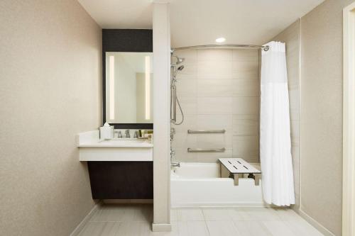 hilton charlotte airport